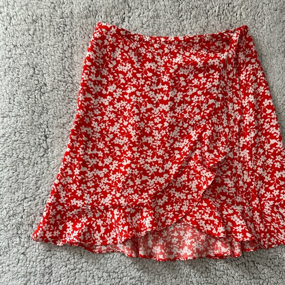 J. Crew floral tie wrap ruffle skirt. Orange with white floral print. Size small - Picture 10 of 15